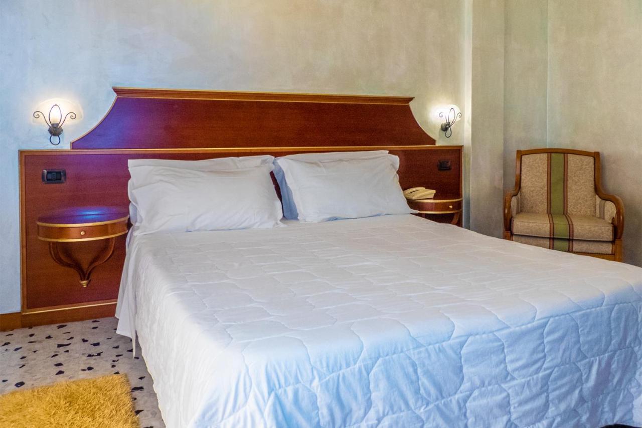 Hotel Astoria Fermo Exterior photo