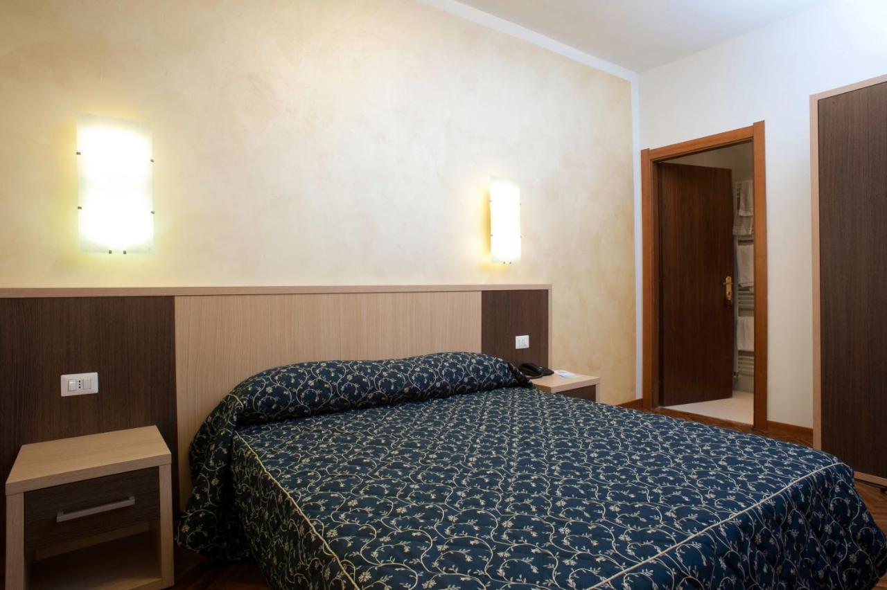 Hotel Astoria Fermo Exterior photo